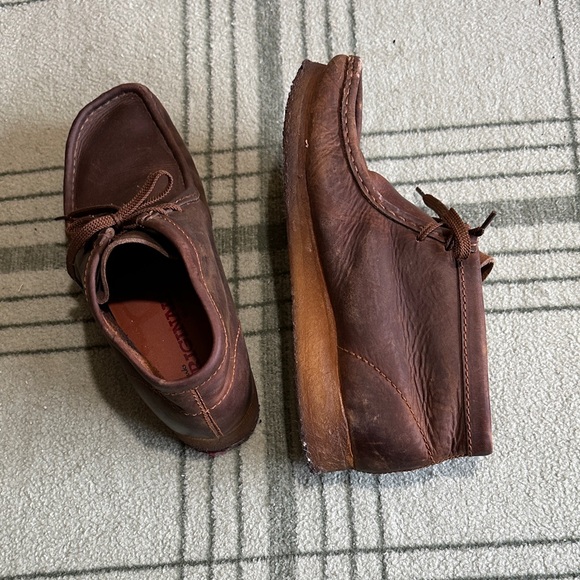 Clark’s wallabies Men\'s Brown Leather Shoes 9.5